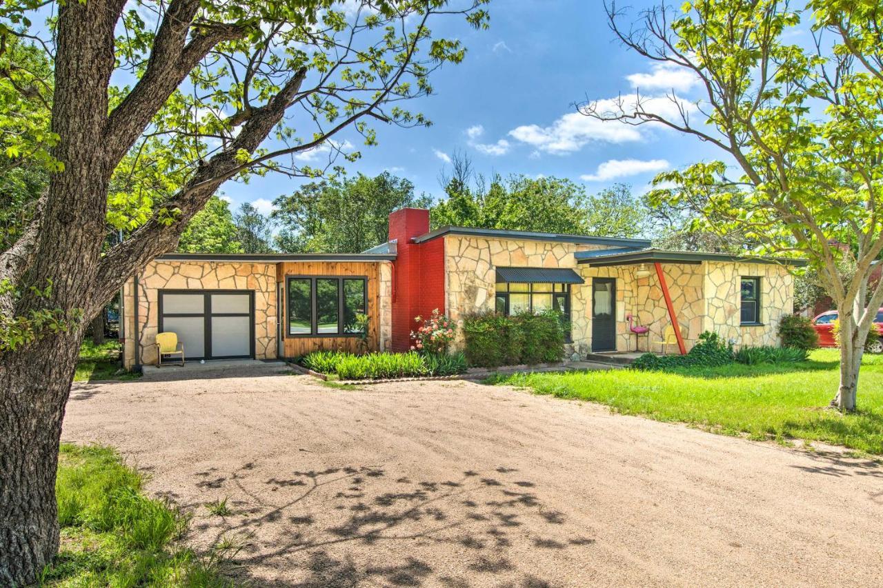 Remodeled Retro Home With Deck, Walk To Main Street! Blanco Exterior foto